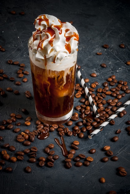 Koude koffiedrank frappe (frappuccino)