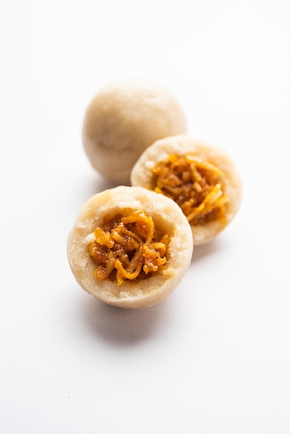 kozhukatta or kolukattai pidi is Steamed dumplings made with rice flour filling coconut jaggery