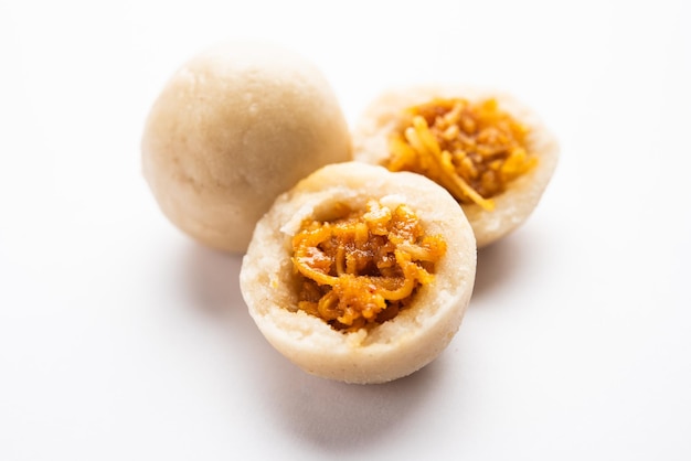 Kozhukatta or kolukattai pidi is Steamed dumplings made with rice flour filling coconut jaggery