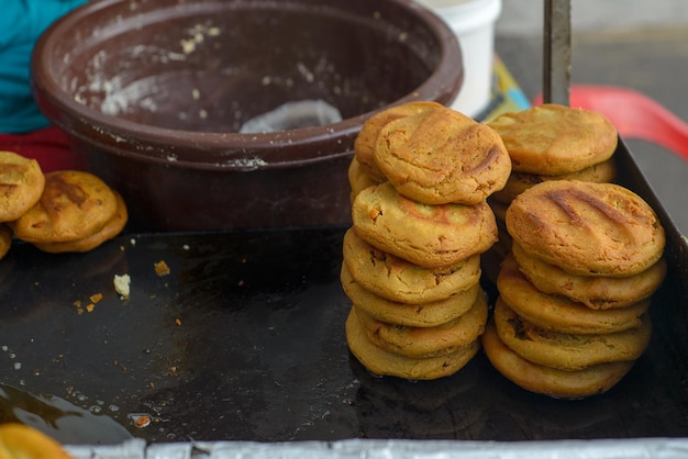 Kraam met gorditas Mexicaans straatvoedsel