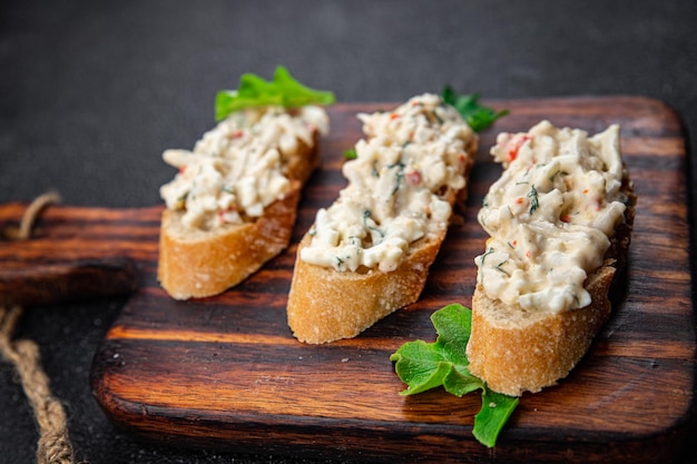 krabsalade paté krabstick maaltijd voedsel snack op tafel kopie ruimte voedsel achtergrond rustiek bovenaanzicht