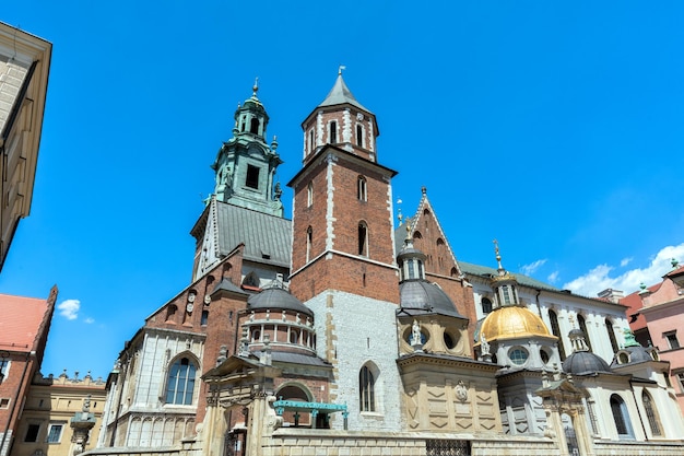 폴란드 크라쿠프. Wawel 성곽에 Stanislaus와 Wenceslas의 대성당.