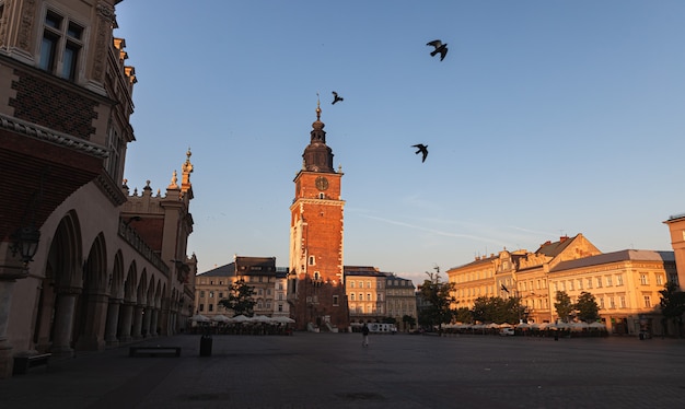 Krakow, Polen - 27 Jul, 2013: Prachtige architectuur van het oude Krakau. Stadsplein in Krakau