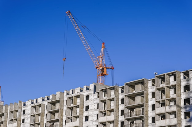 Kranen voor gebouwen met meerdere verdiepingen en industriële constructie