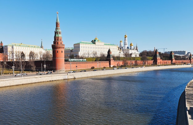 Kremlin dijken Moskva rivier in Moskou