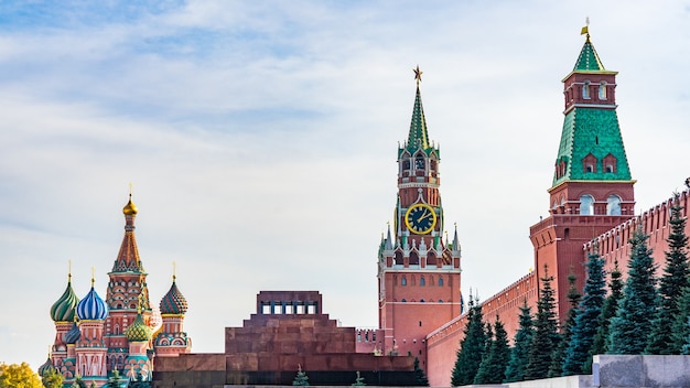 Muro del cremlino in piazza rossa, mosca, russia.