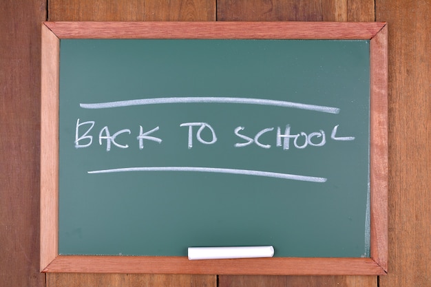 Krijtbord met de tekst Terug naar school