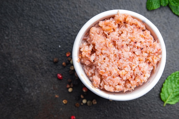 Krill vlees vers gehakt garnalen zeevruchten dieet gezonde maaltijd voedsel dieet snack op tafel kopieer ruimte