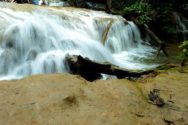 Kroeng Krawia Waterfalls