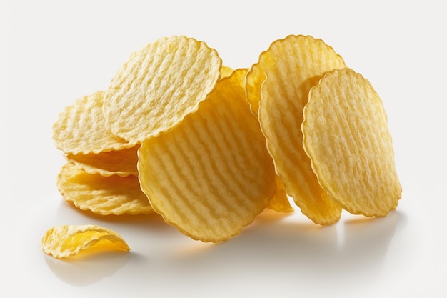 Krokante aardappelchips op een witte achtergrond afbeelding afbeeldingen