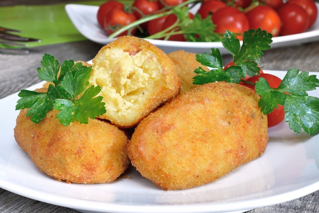 Kroketten van aardappelen typisch Napolitaans eten