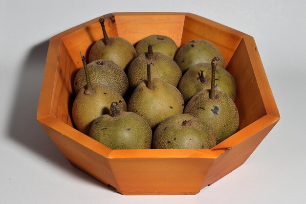 Foto kruisende aziatische peren te koop op de buitenmarkt