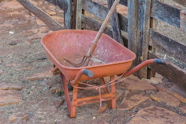 Kruiwagen op de Braziliaanse boerderij