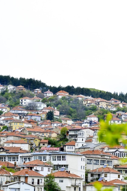 Photo krusevo macedonia may 5 2019 wiev of a city of krushevo in cental north macedonia balkans image