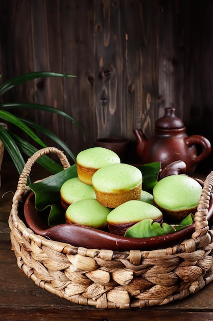 Kue Apem Pandan is een Indonesische traditionele pannenkoek gemaakt voor de traditionele Javaanse viering