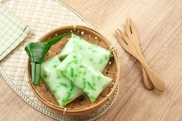 Kue Jentik Manis Indonesische traditionele snack gemaakt van hunkwe meel sago parel en kokosmelk