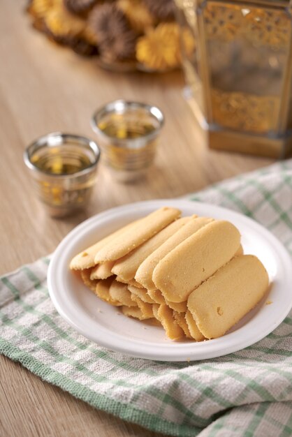 Kue lidah kucing o biscotto katte tong. biscotti islamici biscotto per la tradizione di eid mubarak