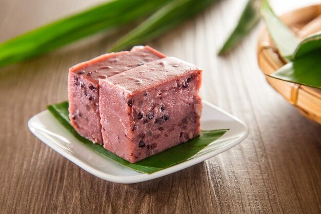 Kuih kacang merah 伝統的なマレーシアのニョニャ甘いデザート ケーキと小豆で作る