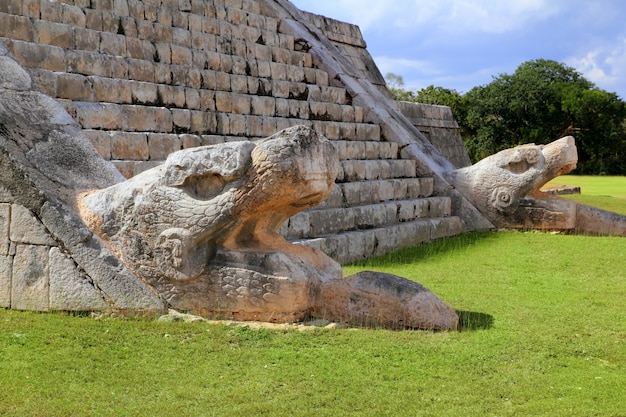 Serpente di kukulcan el castillo mayan chichen itza