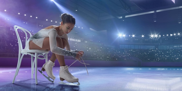 Kunstschaatsen meisje in ijs arena