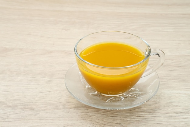 Kurkuma thee kruidendrank Indonesische traditionele drank Kruiden voor alternatieve geneeskunde concept