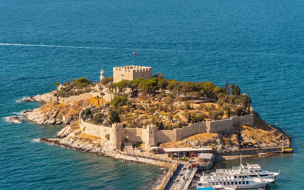 Kusadasi-kasteel op duiveneiland