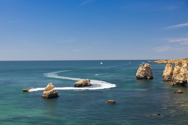 Kust van het algarve-gebied in portugal.