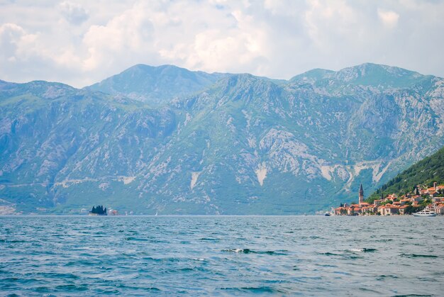 Kuststad van Perast in schilderachtige Montenegro.