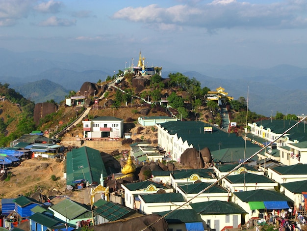 Photo kyaiktiyo pagoda golden rock myanmar