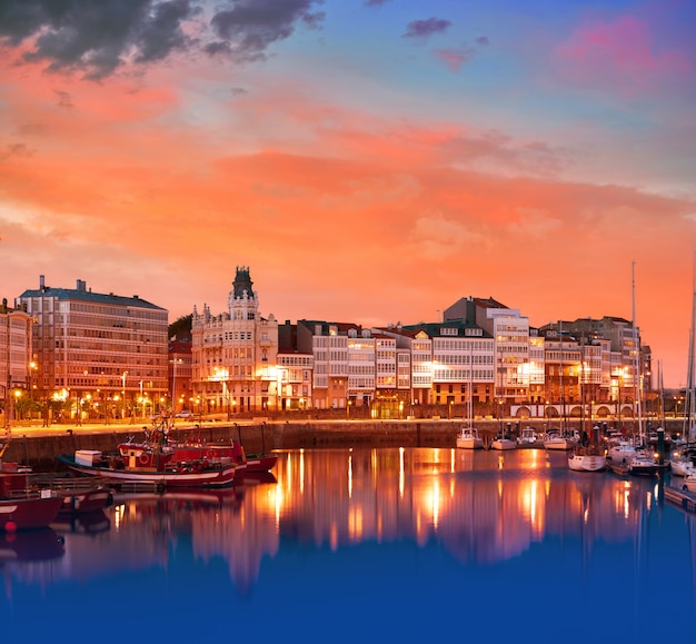 La Coruna-de jachthaven van de zonsonderganghaven in Galicië Spanje