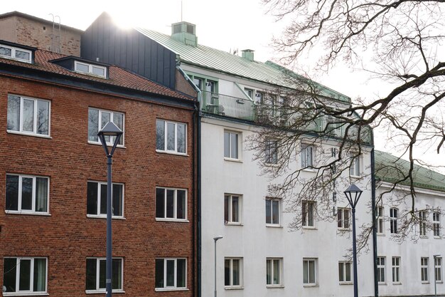 Laaghoekbeeld van een woongebouw tegen de lucht