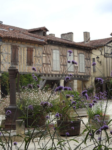 Foto labastida d'armagnac in estate