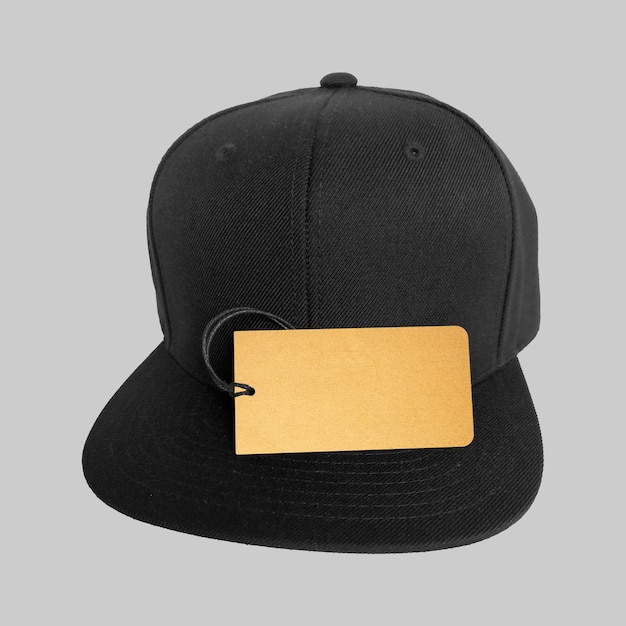 Label tag prijs op zwarte snapback cap