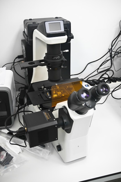 Laboratory microscope