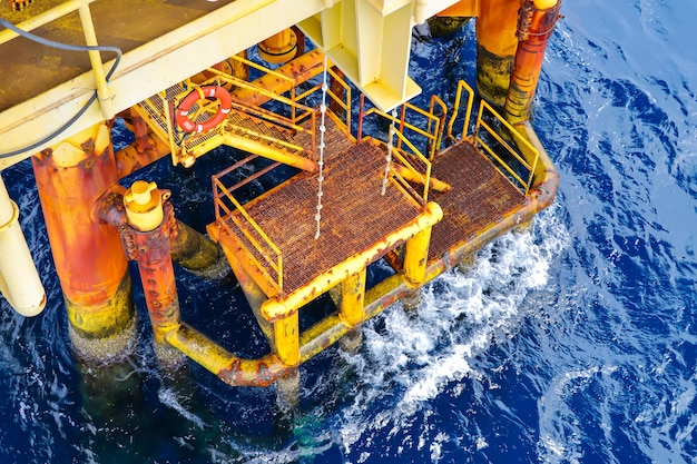 はしごオフショア湾岸海産業リグドリル石油およびガス生産石油