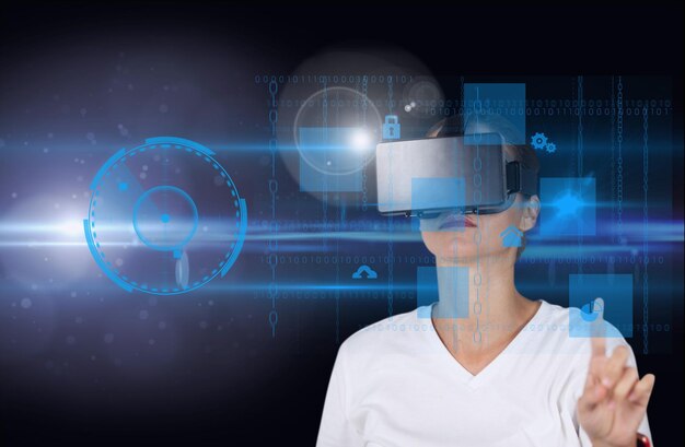 Foto signora con auricolare virtuale