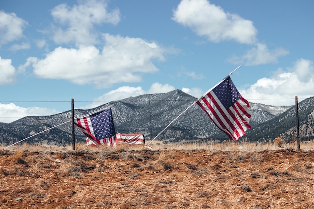 Foto lage hoek van de amerikaanse vlag