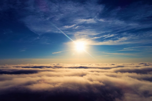 Lage hoek van de hemel bij zonsondergang