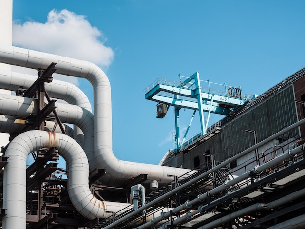 Lage hoek van de industrie tegen de lucht