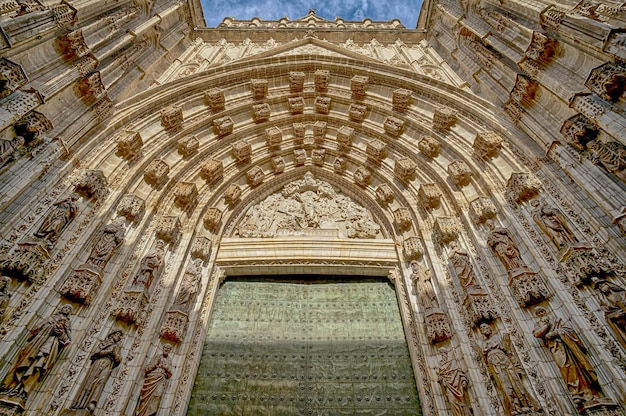 Lage hoek van de kathedraal van Sevilla