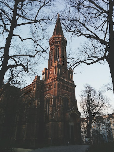 Foto lage hoek van de kerk