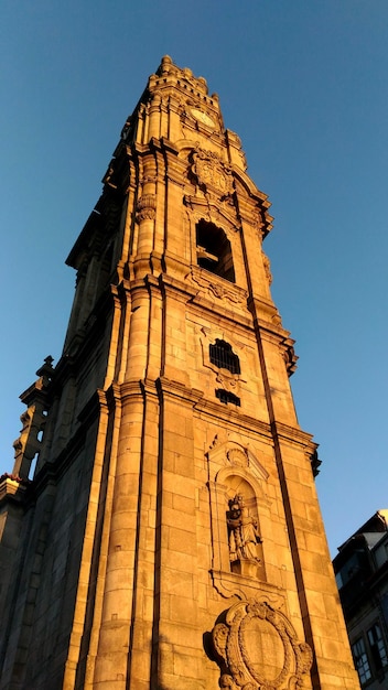 Lage hoek van de klokkentoren