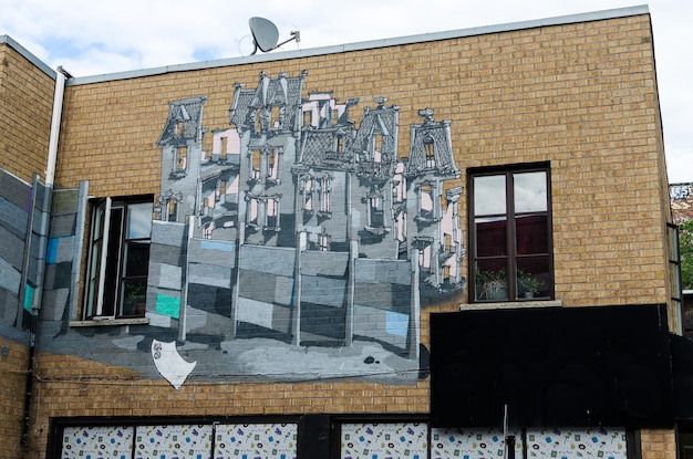 Lage hoek van de muurschildering op het gebouw