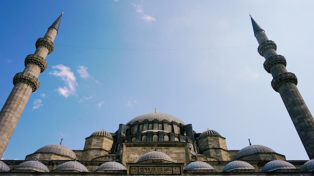 Lage hoek van de suleymaniye moskee tegen de lucht