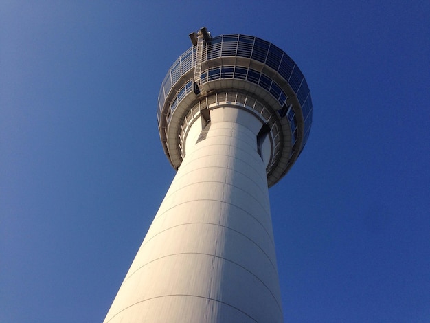 Foto lage hoek van de toren