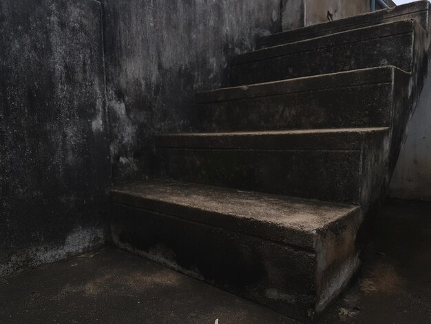 Foto lage hoek van de trap
