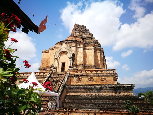 Lage hoek van een tempel