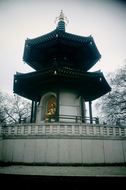 Foto lage hoek van een tempel