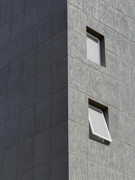 Lage hoek van het gebouw