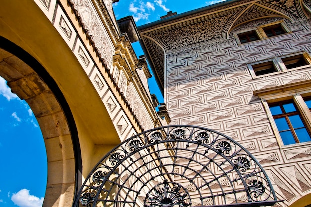 Lage hoek van het historische gebouw